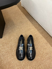CHANEL 26S LOAFER IN BLACK PATENT CALFSKIN CC LOGO