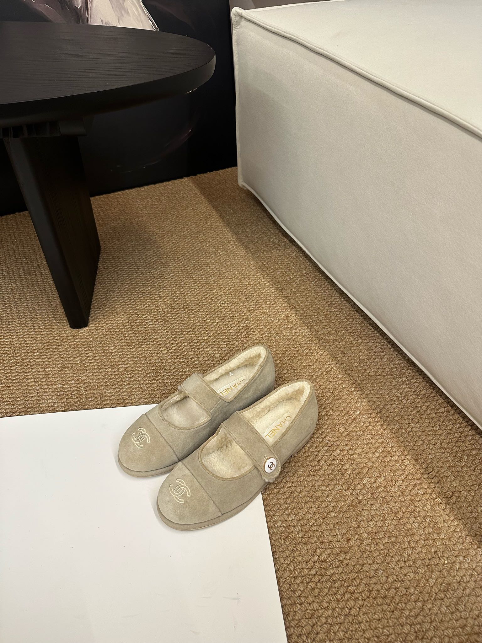 CHANEL 26S MARY JANE FLATS IN BEIGE SUEDE SHEARLING LINING CC LOGO