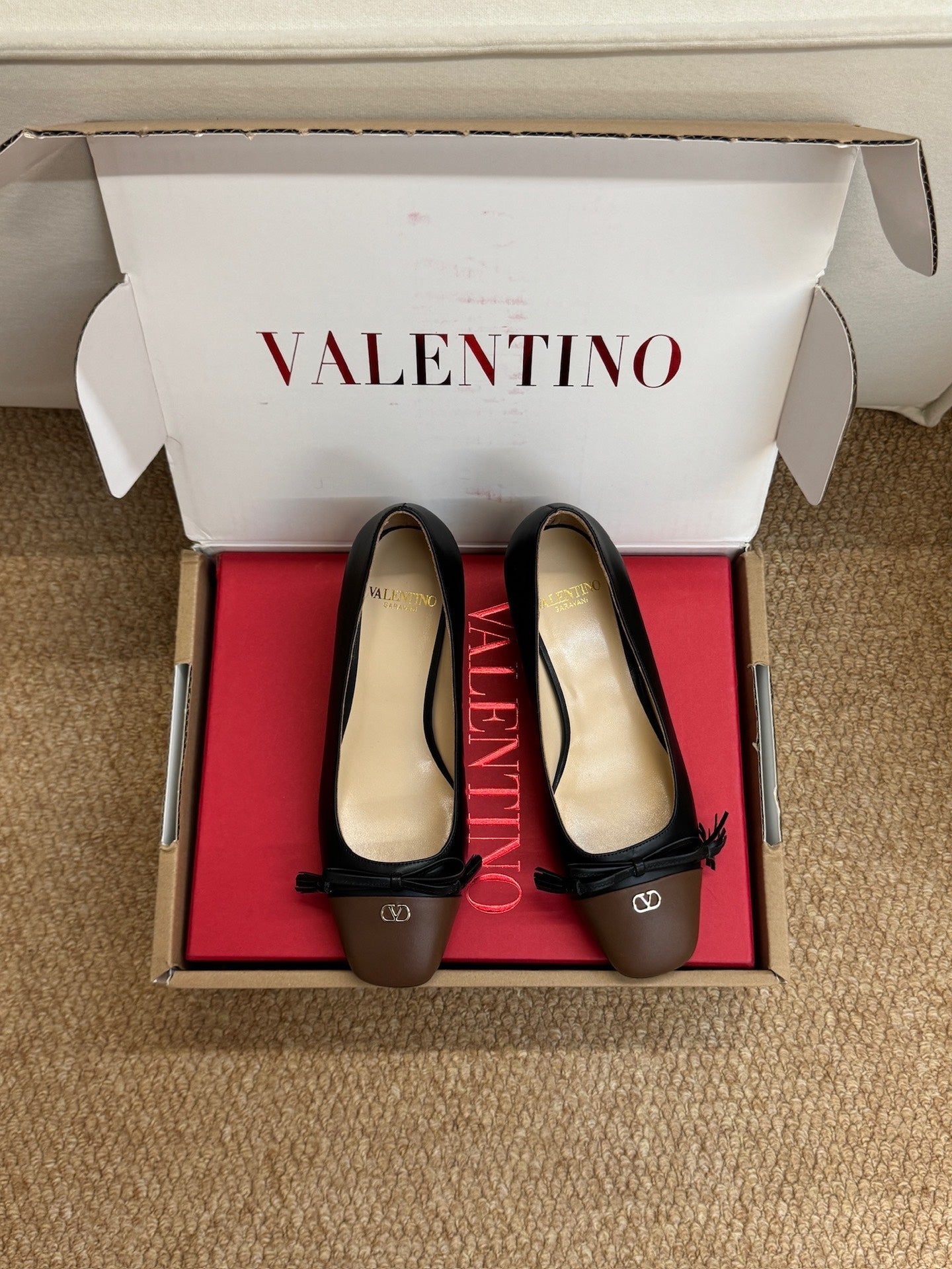 VALENTINO 26S HEELED BALLET FLATS IN BROWN AND BLACK CALFSKIN