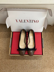 VALENTINO 26S HEELED BALLET FLATS IN BROWN AND BLACK CALFSKIN