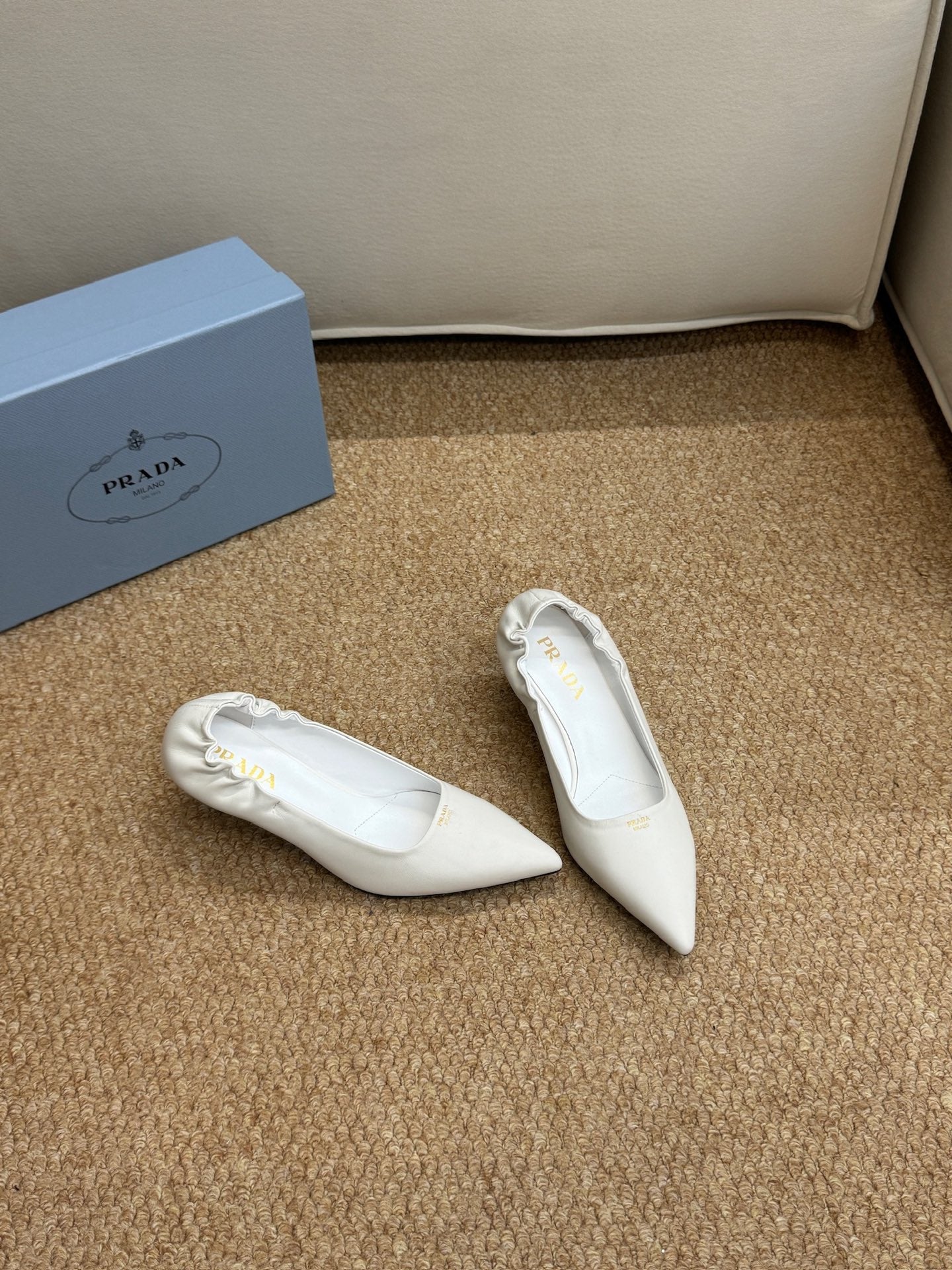 PRADA 26S POINTED TOE PUMPS 50MM IN WHITE CALFSKIN