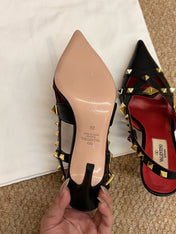 VALENTINO 26S ROCKSTUD SLINGBACK HEELS IN BLACK CALFSKIN