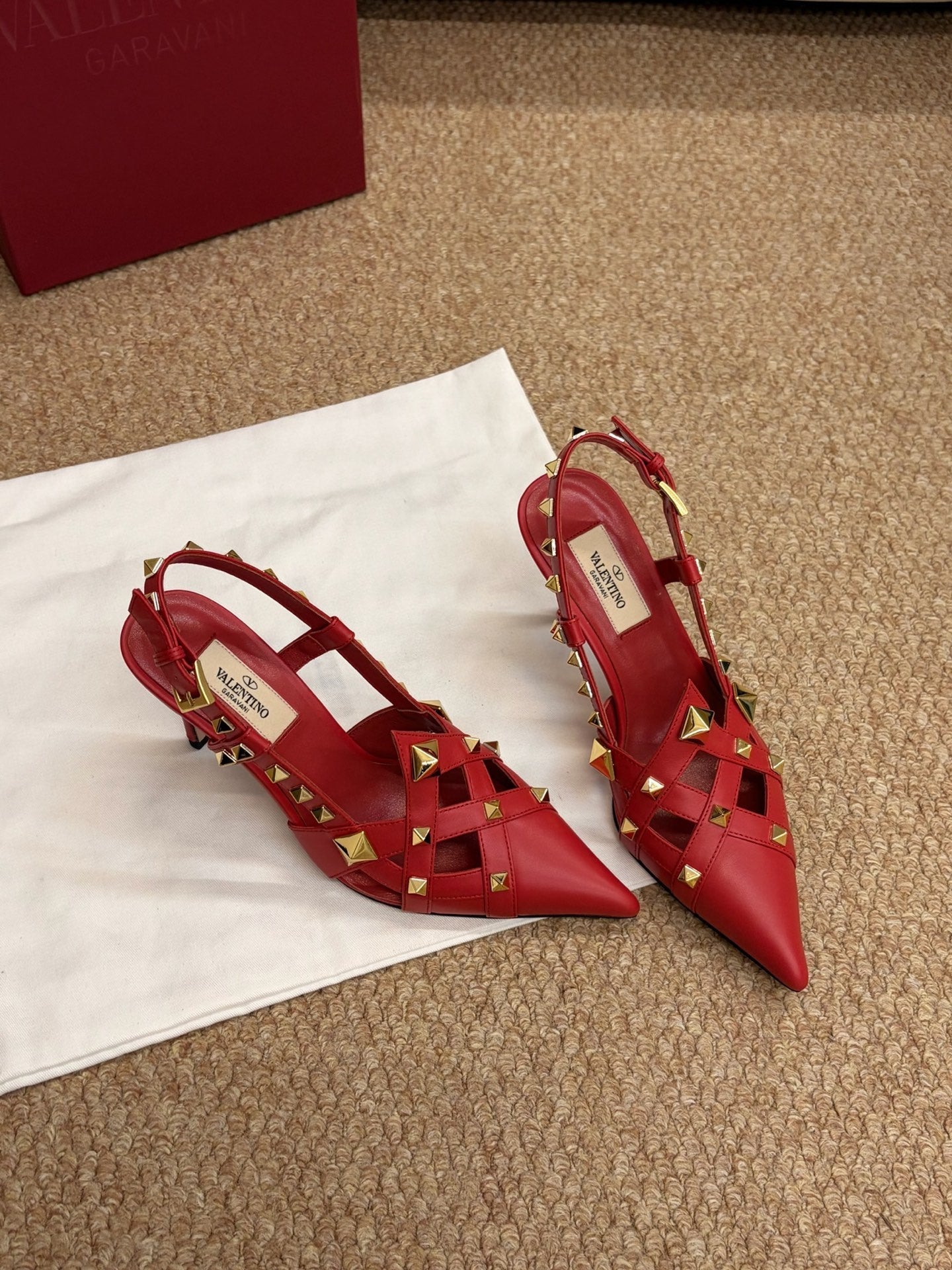 VALENTINO 26S ROCKSTUD SLINGBACK HEELS IN RED CALFSKIN