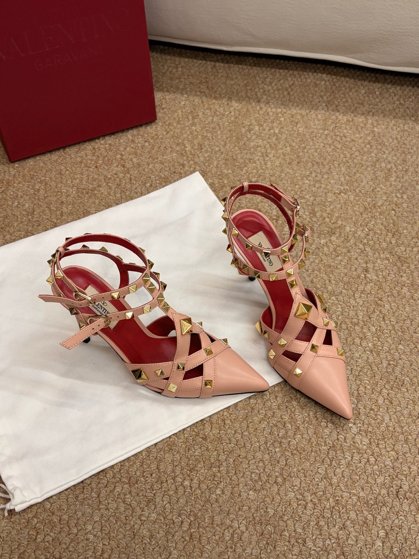 VALENTINO 26S OCKSTUD HEELS IN NUDE PEACH CALFSKIN