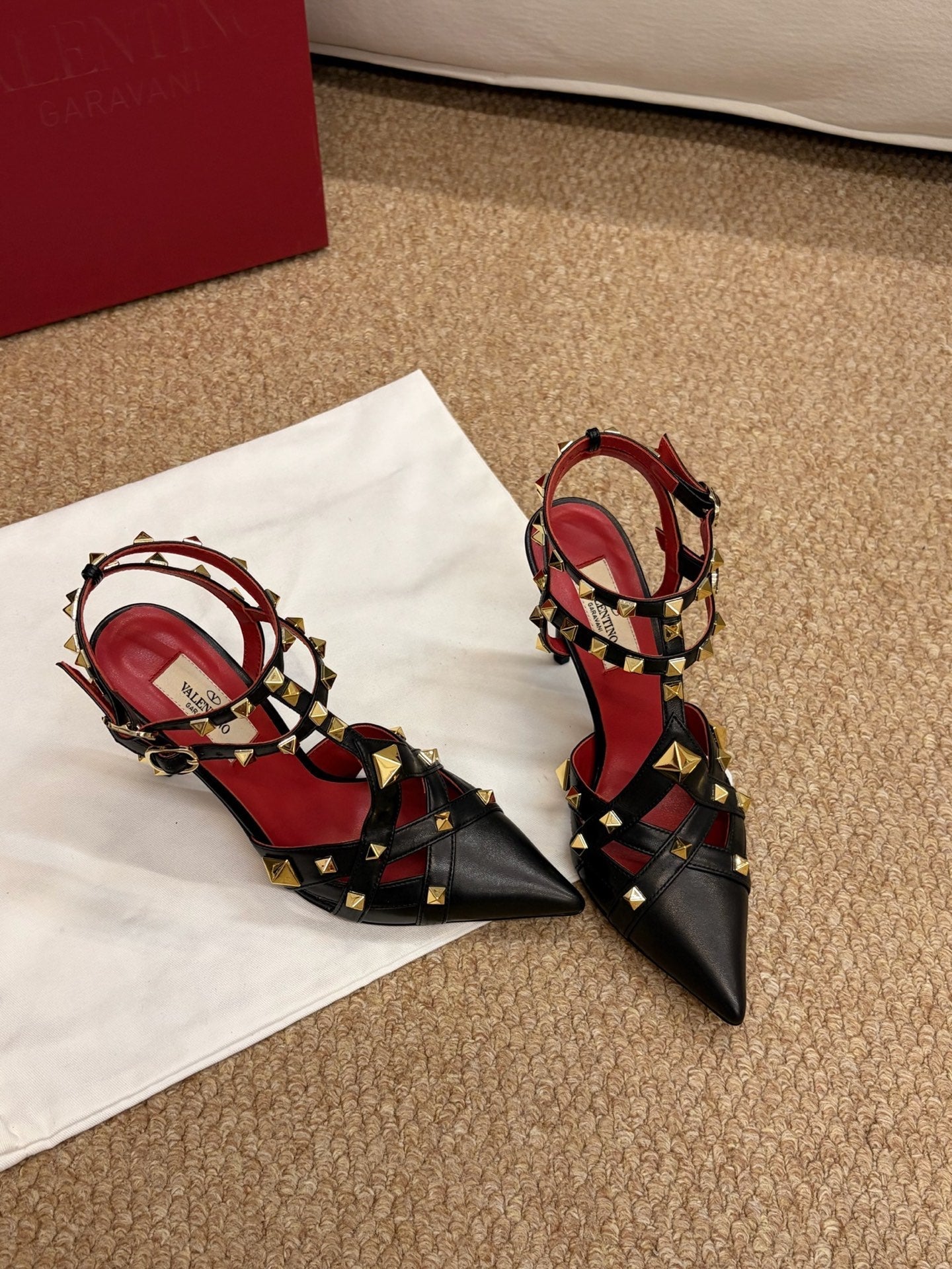 VALENTINO 26S OCKSTUD HEELS IN BLACK CALFSKIN