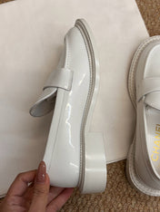 CHANEL 26S LOAFERS IN WHITE PATENT CALFSKIN CC LOGO