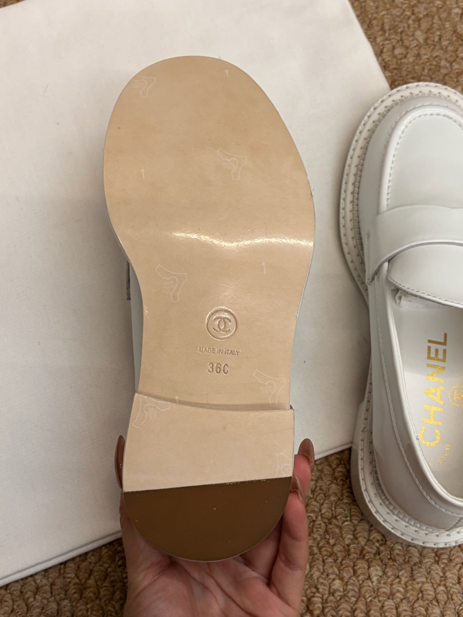 CHANEL 26S LOAFERS IN WHITE PATENT CALFSKIN CC LOGO