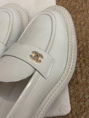 CHANEL 26S LOAFERS IN WHITE PATENT CALFSKIN CC LOGO