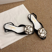 CHANEL 26S SLINGBACK FLATS IN BLACK CALFSKIN CAMELLIA PEARL