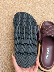 CHANEL 26S SLIDE SANDALS IN BURGUNDY RED QUILTED CALFSKIN SILVER HARDWARE