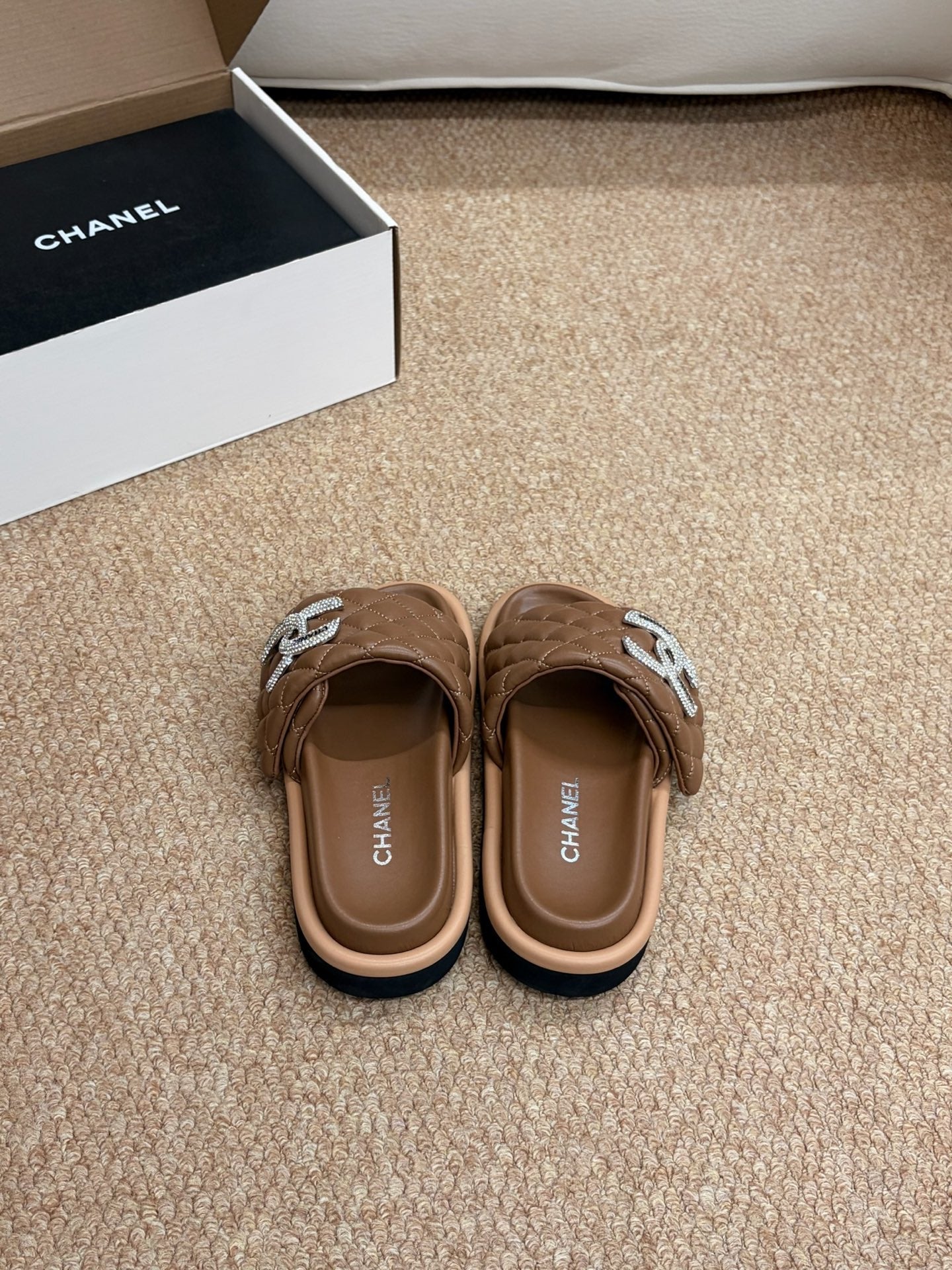 CHANEL 26S SLIDE SANDALS IN BROWN QUILTED CALFSKIN SILVER HARDWARE