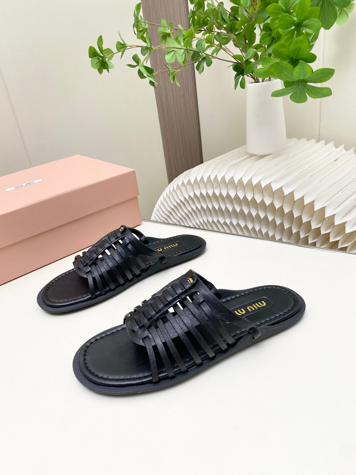 MIUMIU 26S SLIDES SANDAL IN BLACK CALFSKIN