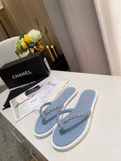 THONG SLIPPERS IN LIGHT BLUE DENIM