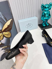 PRADA 26S ROUND TOE PUMPS BLOCK HEEL 40MM IN BLACK CALFSKIN WITH BOW