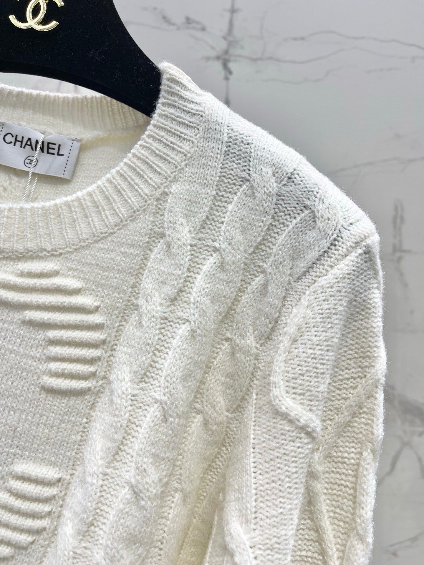 CHANEL 26S LONG-SLEEVE CREWNECK SWEATER 667