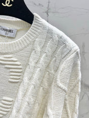 CHANEL 26S LONG-SLEEVE CREWNECK SWEATER 667