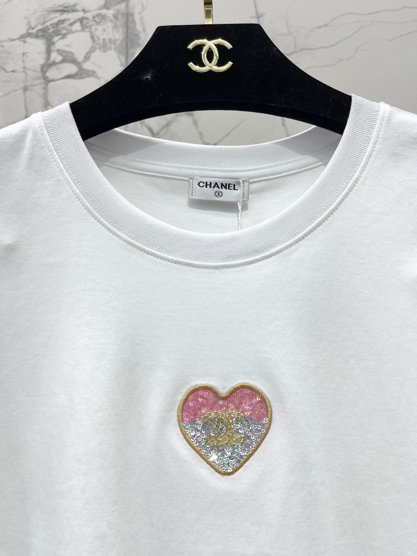 CHANEL 26S SHORT-SLEEVE T-SHIRT 831