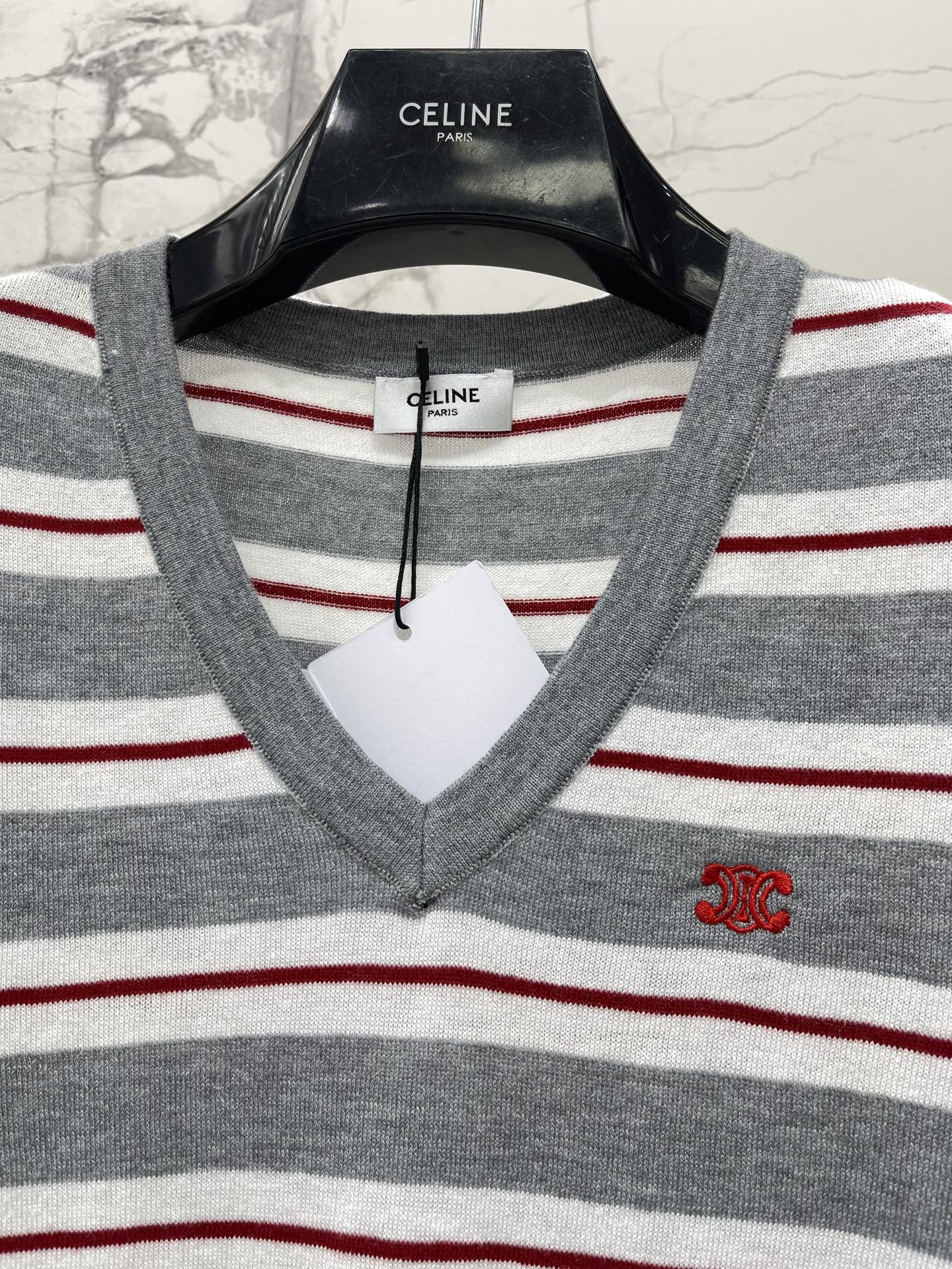 CELINE 26S V NECK SHORT SLEEVE T-SHIRT 208