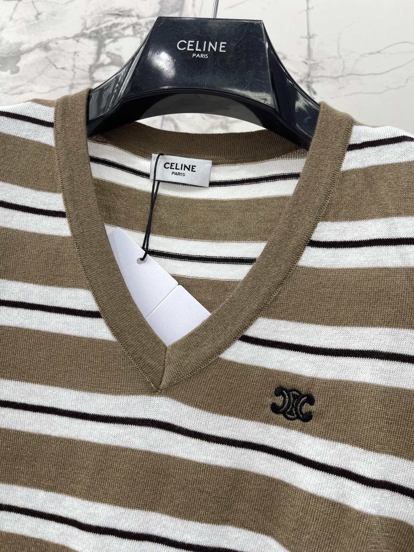 CELINE 26S V NECK SHORT SLEEVE T-SHIRT 207