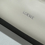 LOE MEDIUM 30 FLAMENCO PURSE BUCKET IN WHITE LAMBSKIN