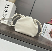 LOE 23 FLAMENCO PURSE BUCKET IN WHITE LAMBSKIN