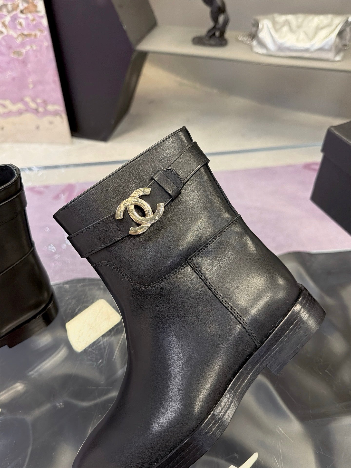 CHANEL 26S ANKLE BOOTS WITH SIDE ZIPPER 25 MM IN BLACK CALFSKIN CC LOGO