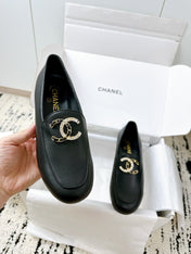 LOAFERS IN BLACK CALFSKIN HARDWARE WITH ROCK MIX CHAIN