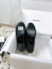 LOAFERS IN BLACK CALFSKIN HARDWARE WITH ROCK MIX CHAIN