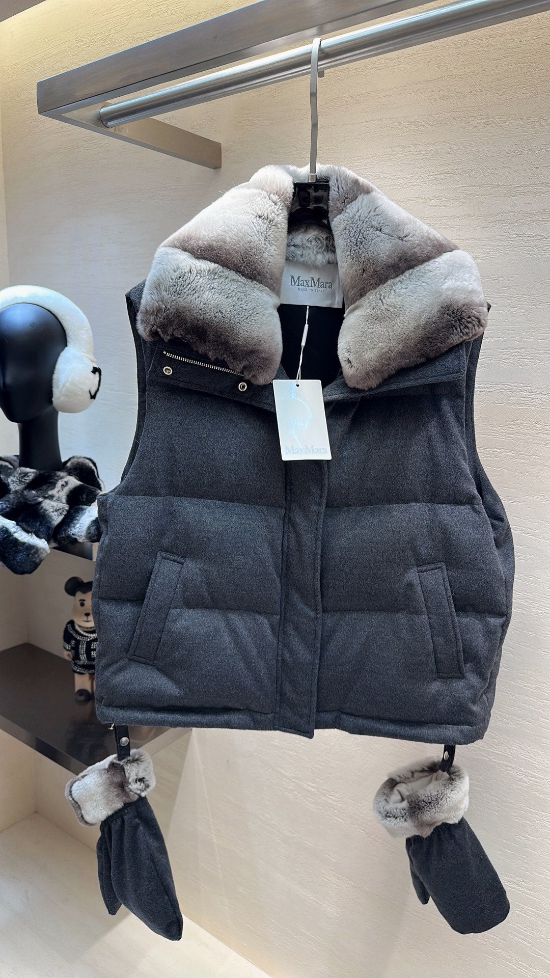 MAX MARA 25S VEST WITH RABBIT FUR COLLAR 057