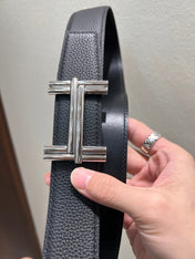 HM TRAVERSE BELT BUCKLE & REVERSIBLE BLACK LEATHER STRAP 38 MM SILVER HARDWARE