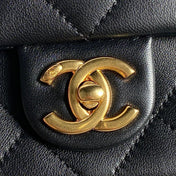 MEDIUM FLAP BAG 26 IN BLACK CALFSKIN GOLD DOUBLE C THICK CHAIN