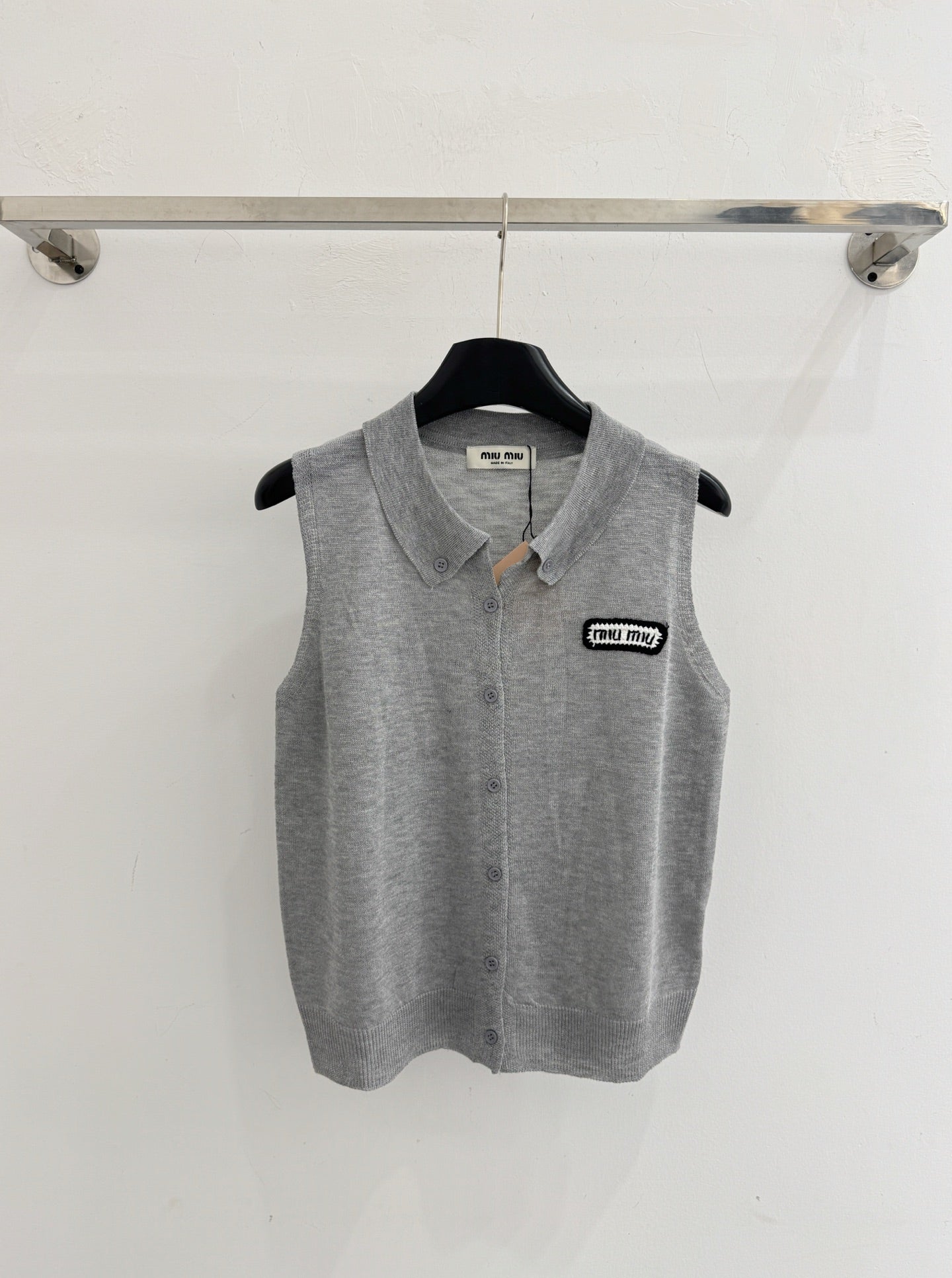 MIUMIU 26S SLEEVELESS KNIT POLO TOP STYLE 1070