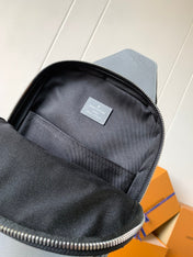 AVENUE SLINGBAG 31 IN GREY TAIGA LEATHER