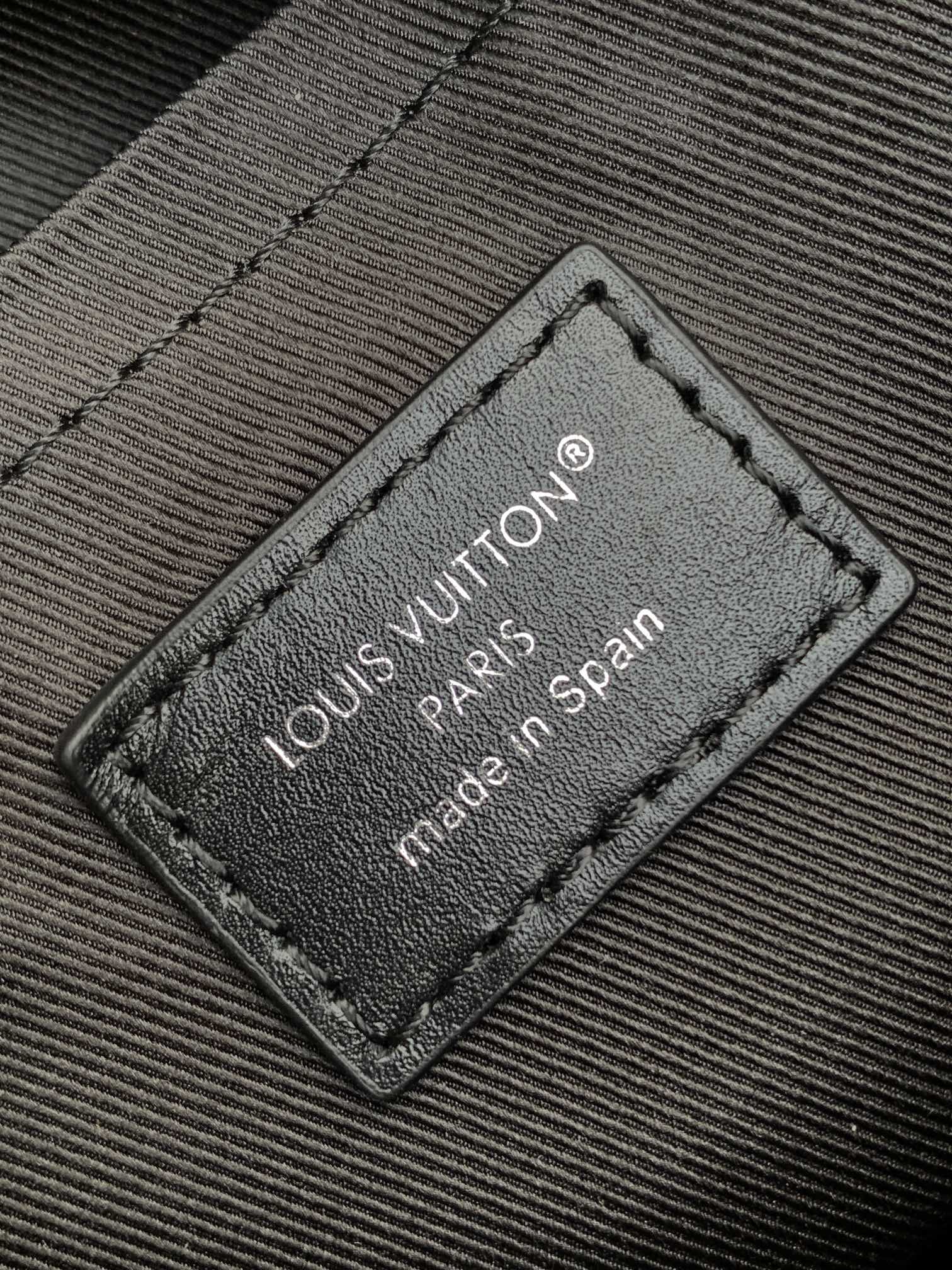 LV 25S KEEPALL CARGO BANDOULIÈRE 25 IN BLACK CALFSKIN SILVER HARDWARE