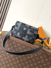 LV 25S STEAMER BAG 18 IN DAMOFLAGE BLACK CANVAS