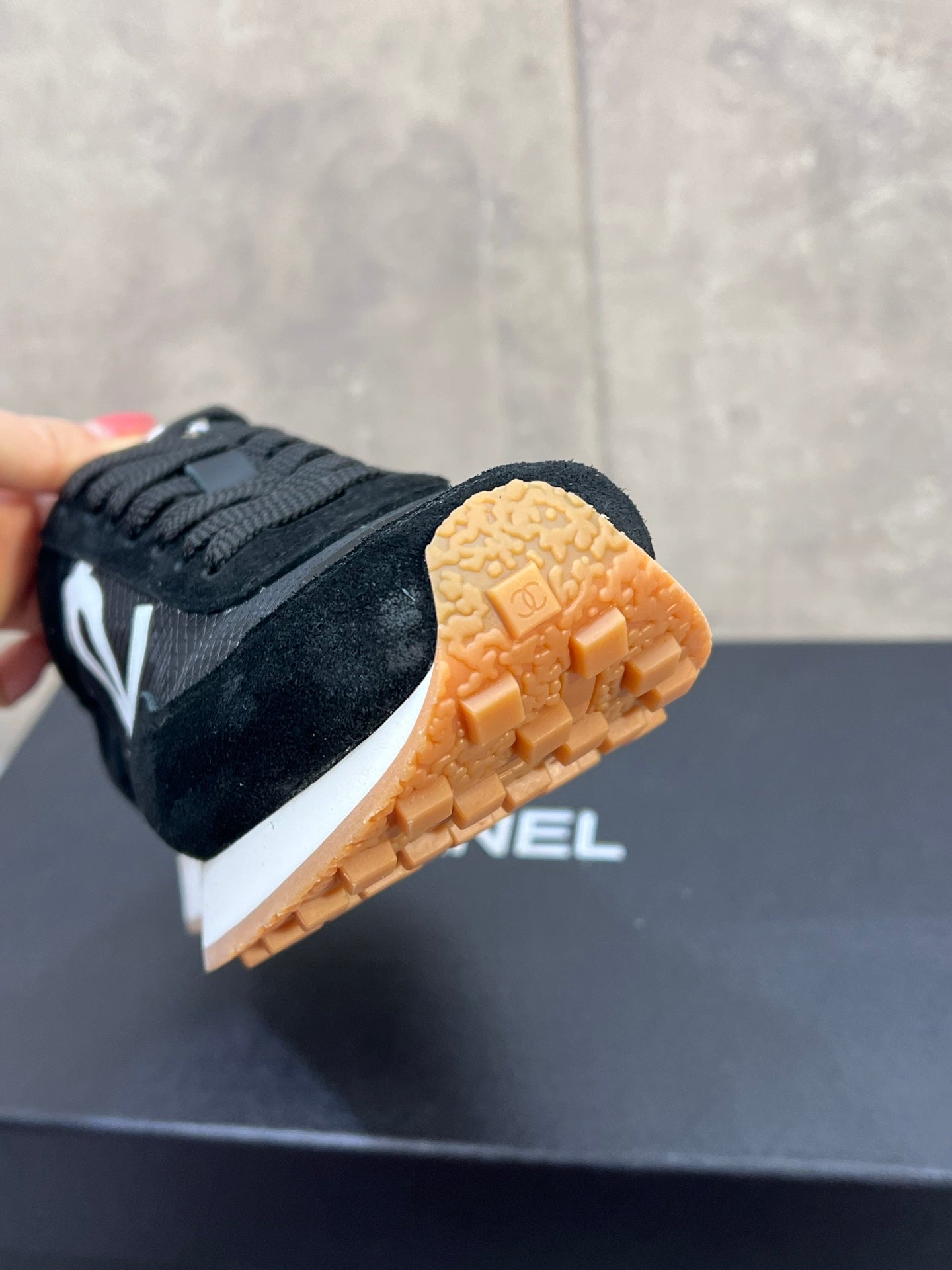 CHANEL 26S RUNNING SNEAKERS IN BLACK SUEDE AND MESH CC LOGO