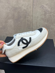 CHANEL 26S RUNNING SNEAKERS IN WHITE AND LIGHT GREY SUEDE AND NYLON CC LOGO