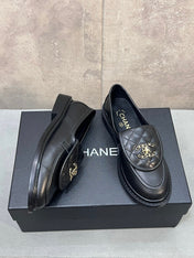 CHANEL 26S LOAFERS IN BLACK QUILTED CALFSKIN WITH CHAIN CC LOGO