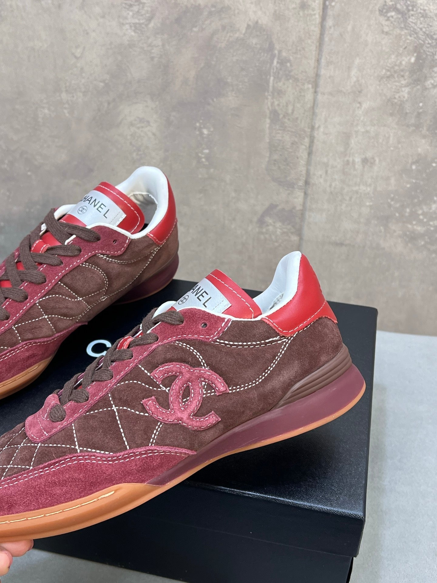 CHANEL 26S SNEAKERS IN DARK BROWN AND BURGUNDY RED SUEDE QUILTED CC LOGO