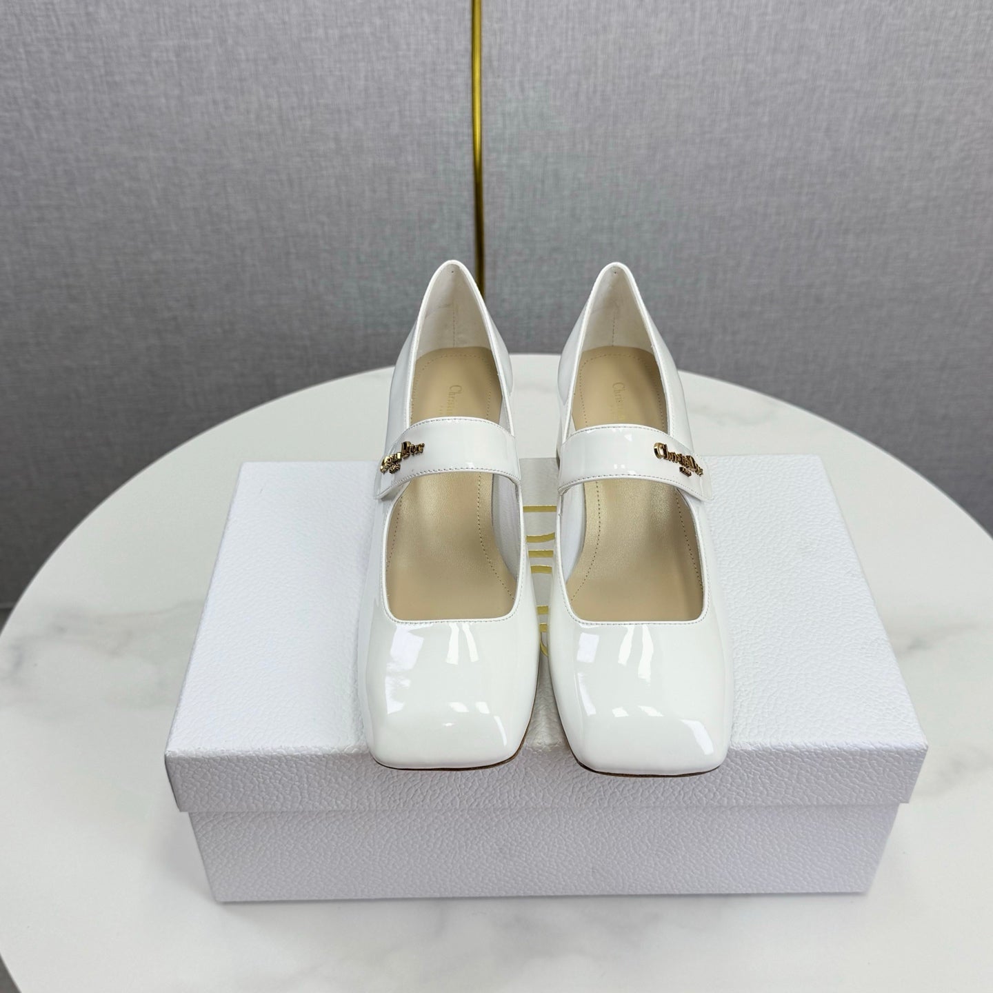 DIOR 26S MARY JANE HIGH HEELS 40MM IN WHITE PATENT CALFSKIN GOLD HARDWARE