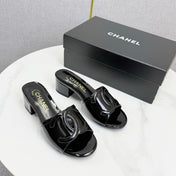 CHANEL 26S BLOCK HEEL SANDALS 40 MM IN BLACK PATENT CALFSKIN