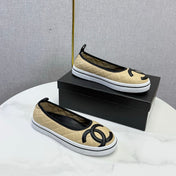 CHANEL 26S CC LOGO SLIP-ON SNEAKERS IN BEIGE CALFSKIN