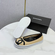 CHANEL 26S CC LOGO SLIP-ON SNEAKERS IN BEIGE CALFSKIN