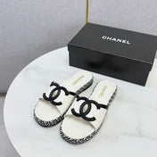 CHANEL 26S PLATFORM SLIDES IN WHITE LAMBSKIN WITH CC LOGO