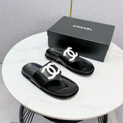 CHANEL 26S CC THONG SLIDES IN BLACK LAMBSKIN