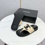 CHANEL 26S CC THONG SLIDES IN BEIGE AND BLACK LAMBSKIN