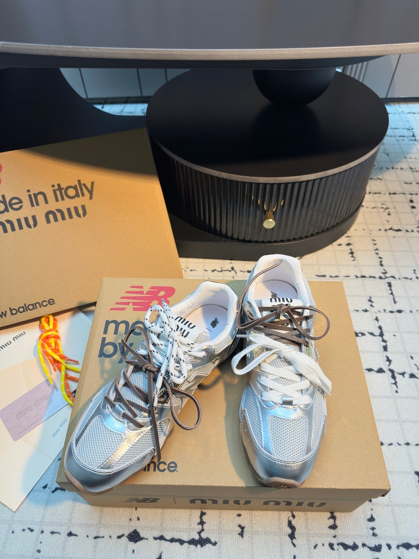 MIUMIU 26S RUNNING SNEAKERS IN SILVER CALFSKIN AND WHITE MESH RUBBER SOLE