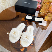 CHANEL 25S FUR SLIPPERS IN WHITE LOGO GOLD HARDWARE