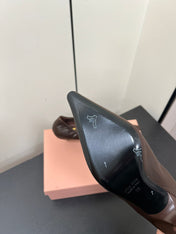 POINTED-TOE MID HEEL PUMPS IN CHOCOLATE SMOOTH LAMBSKIN