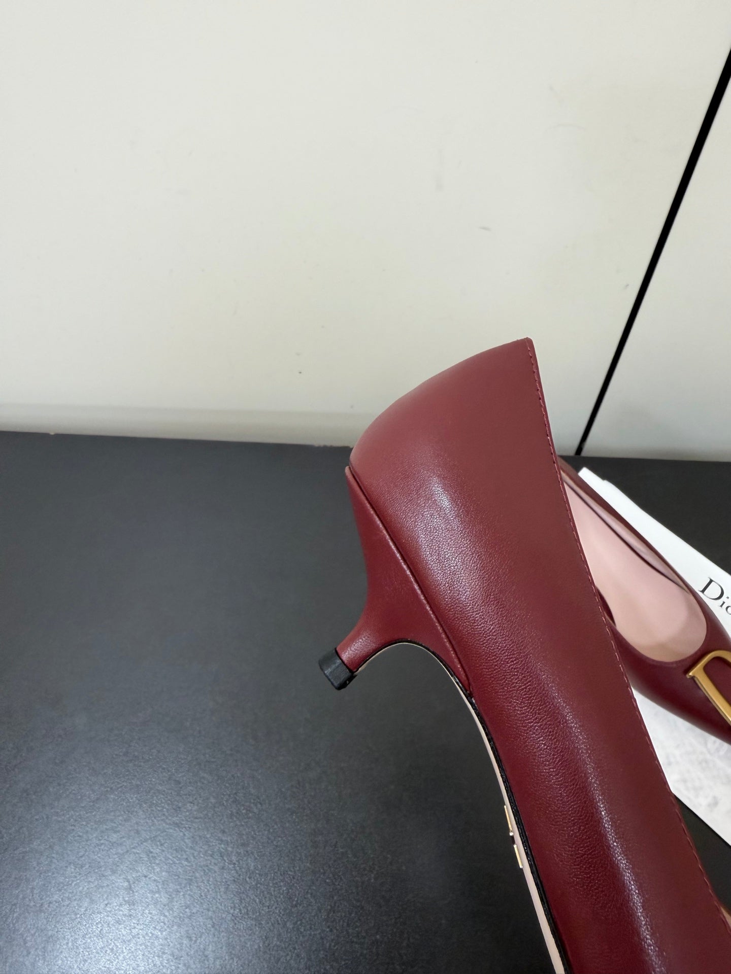 DIOR 26S POINTED-TOE HIGH HEELS 35MM IN DARK RED CALFSKIN GOLD HARDWARE